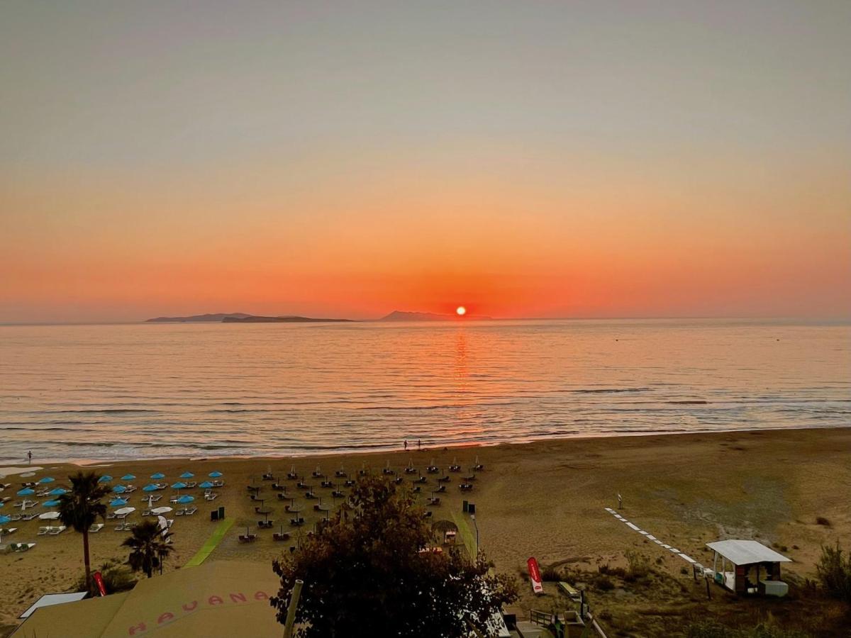 Beachfront Bellevue By Dadovillas *