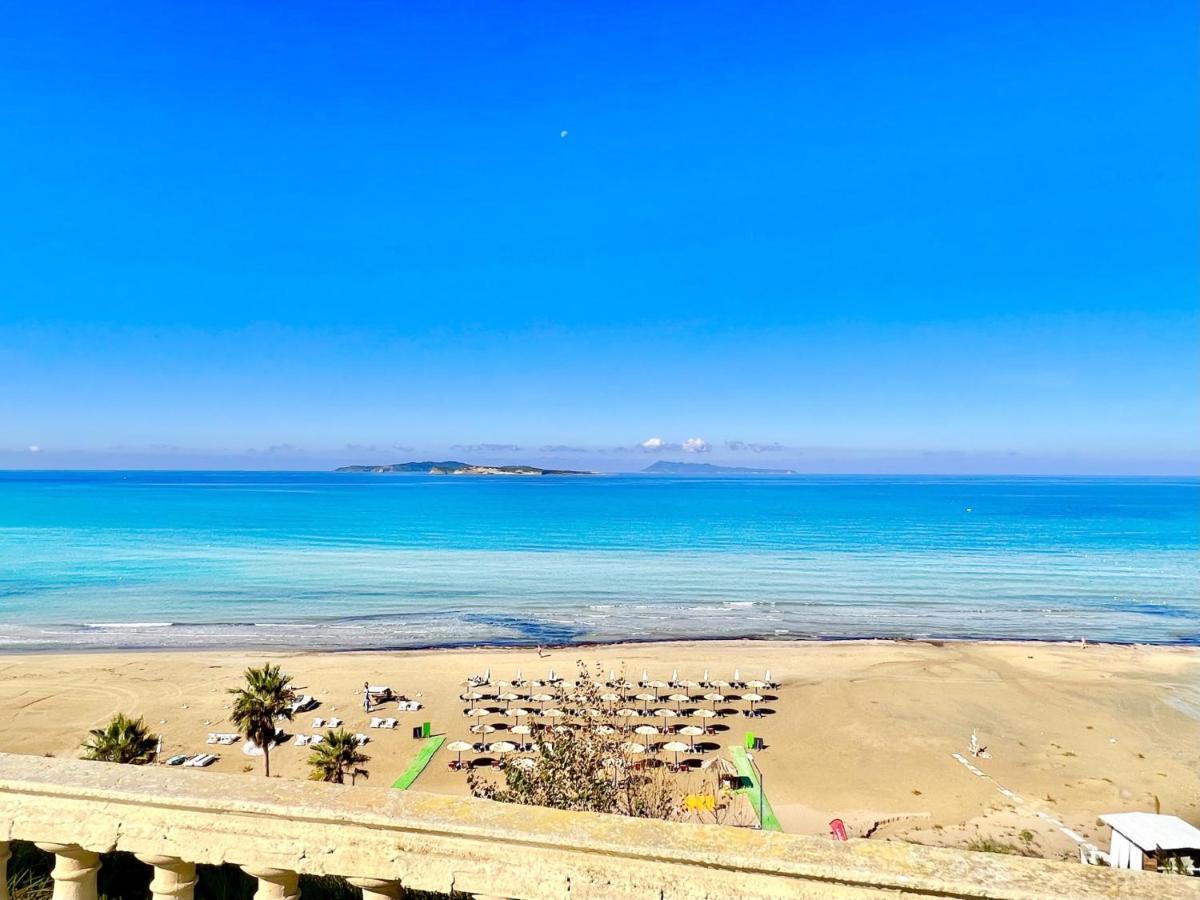 Beachfront Bellevue By Dadovillas