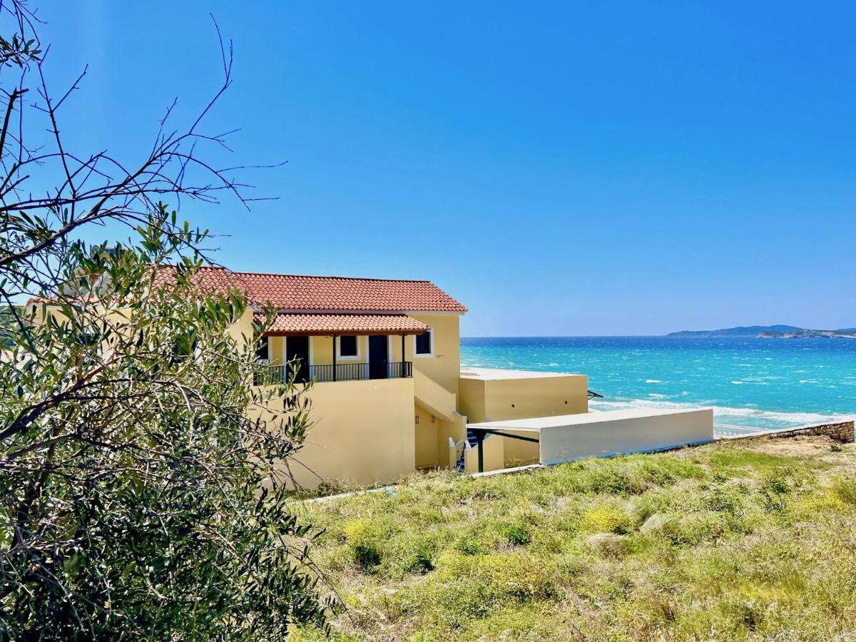 Beachfront Bellevue By Dadovillas